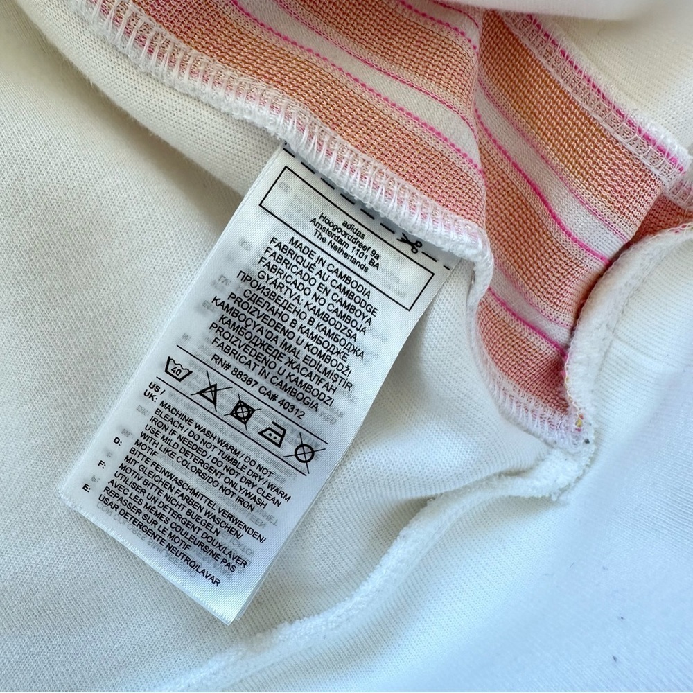 Adidas girls sweatshirt size 12-14 years - Picture 6 of 6